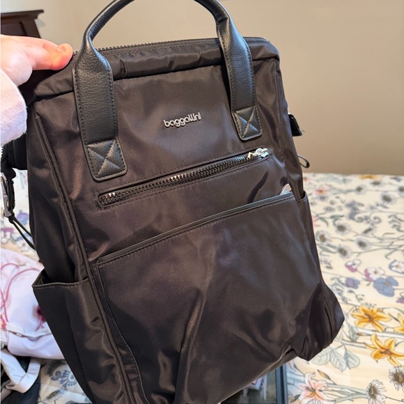 Baggallini Handbags - Baggallini Black Men's Backpack